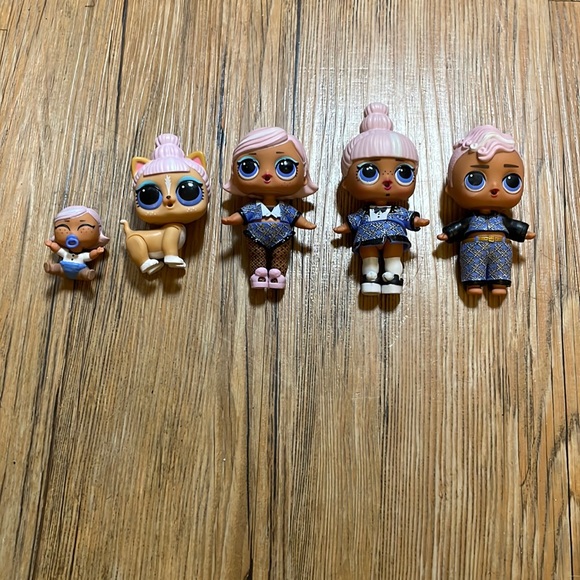 LOL Doll Family Lot of 5 - Picture 1 of 2